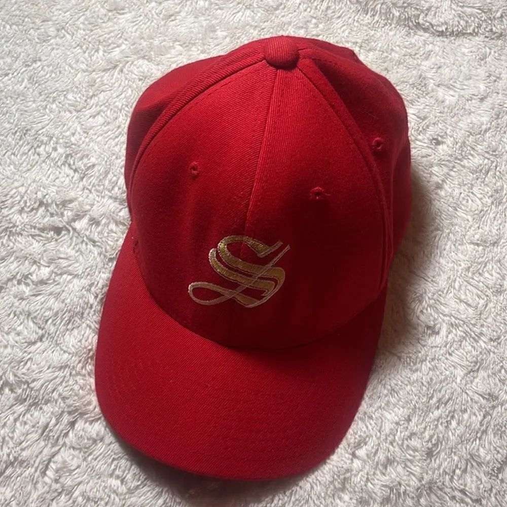 RED S Hat - Picture 2 of 6